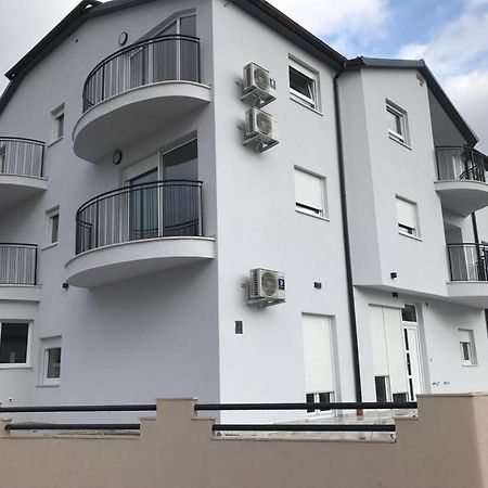 Orhidea Apartment Medulin Exterior photo